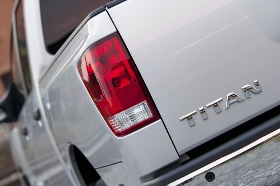  Nissan Titan 2012 года  (фото 20 из 26)